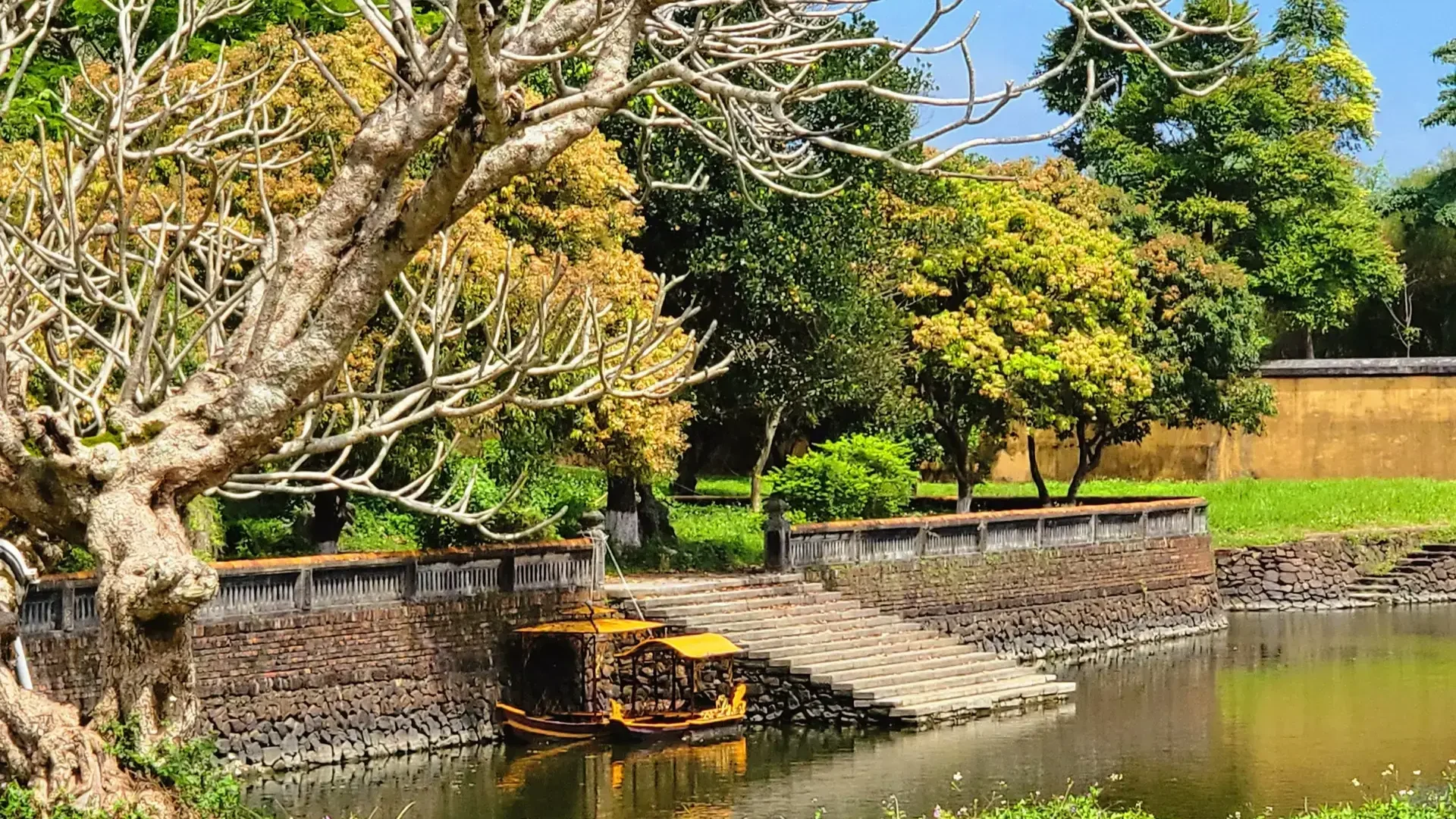 Hue temple
